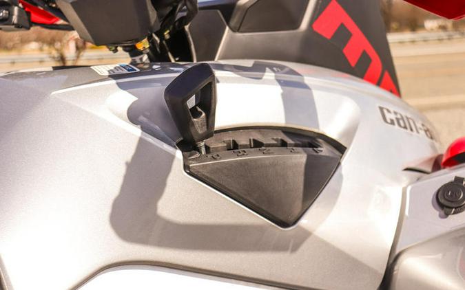 2026 Can-Am® Renegade X mr 1000 R Hyper Silver & Legion Red