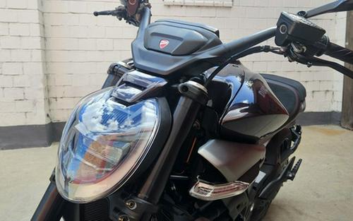 2026 Ducati XDiavel V4 Black Lava