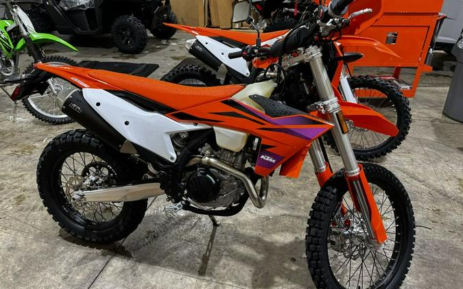 2024 KTM 500 EXC-F Six Days First Look [Fast Facts]