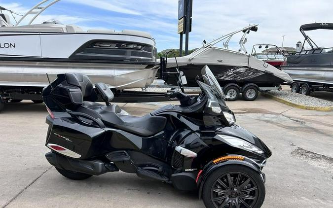 2014 Can-Am® Spyder® RT-S SE6