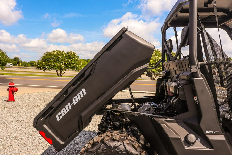 2026 Can-Am® Defender HD7