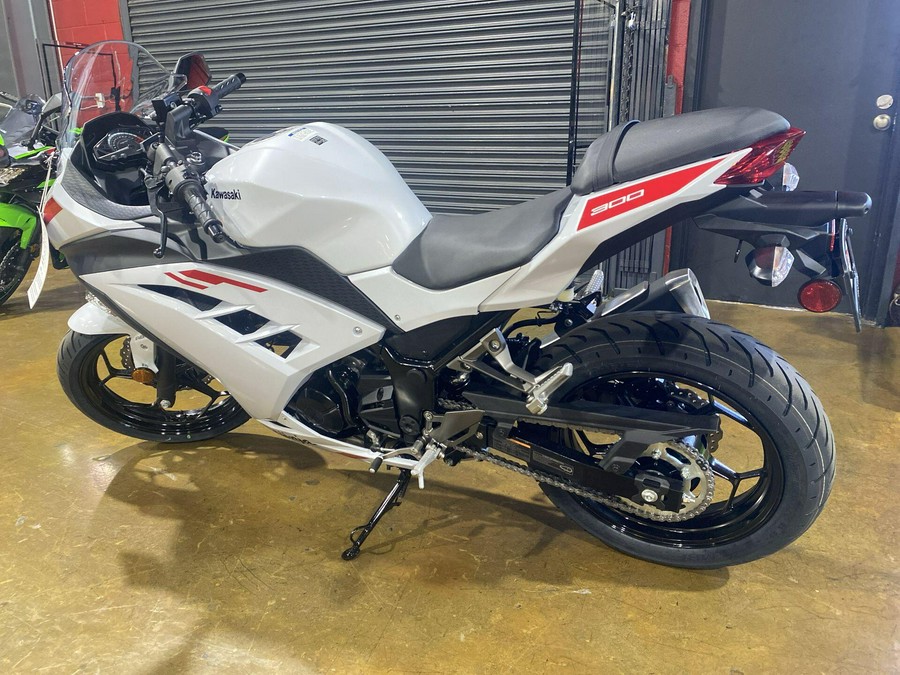 2026 Kawasaki NINJA 300 ABS