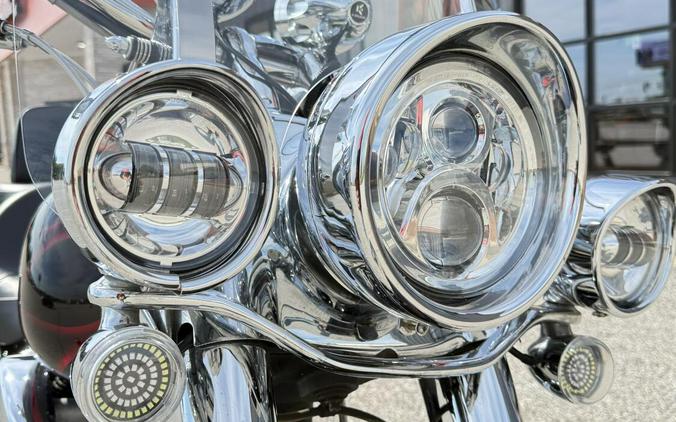 2005 Harley-Davidson® Softail® Deluxe Vivid Black