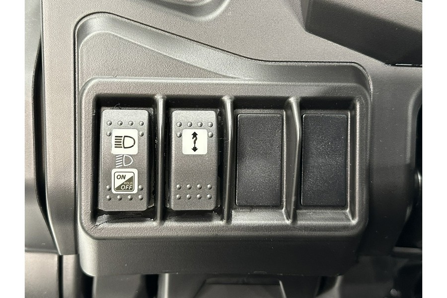 2025 Can-Am Defender XT HD7