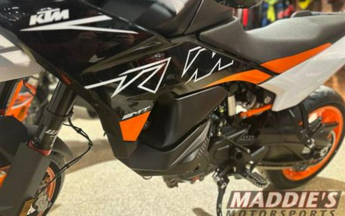 2024 KTM 890 SMT