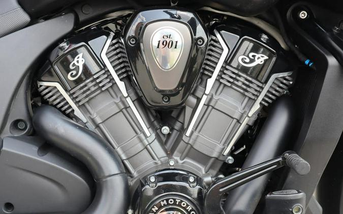 2021 Indian Motorcycle® Challenger® Dark Horse Thunder Black Smoke