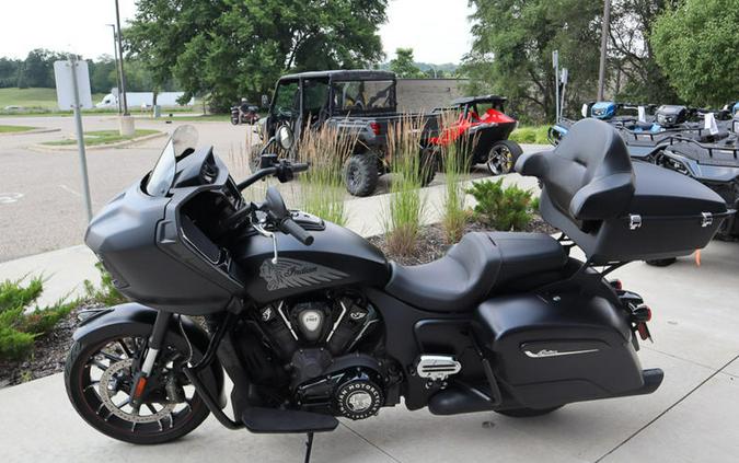 2021 Indian Motorcycle® Challenger® Dark Horse Thunder Black Smoke