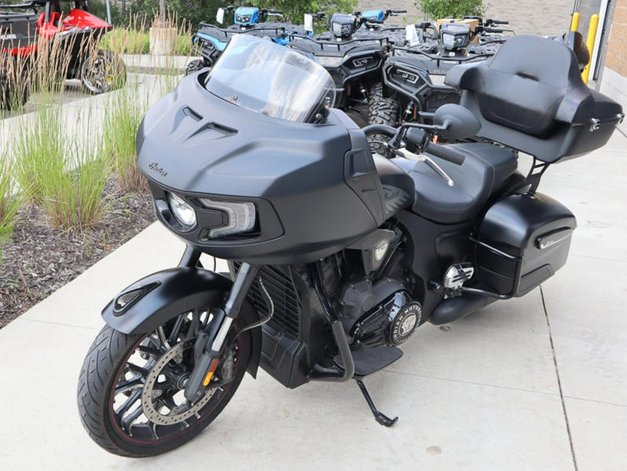 2021 Indian Motorcycle® Challenger® Dark Horse Thunder Black Smoke