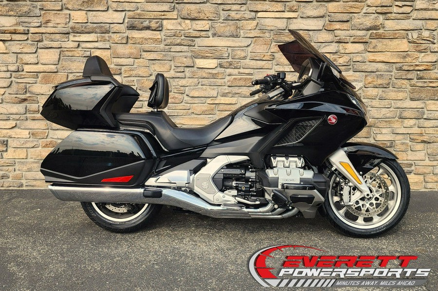 2019 Honda® Gold Wing Tour Automatic DCT Darkness Black Metallic