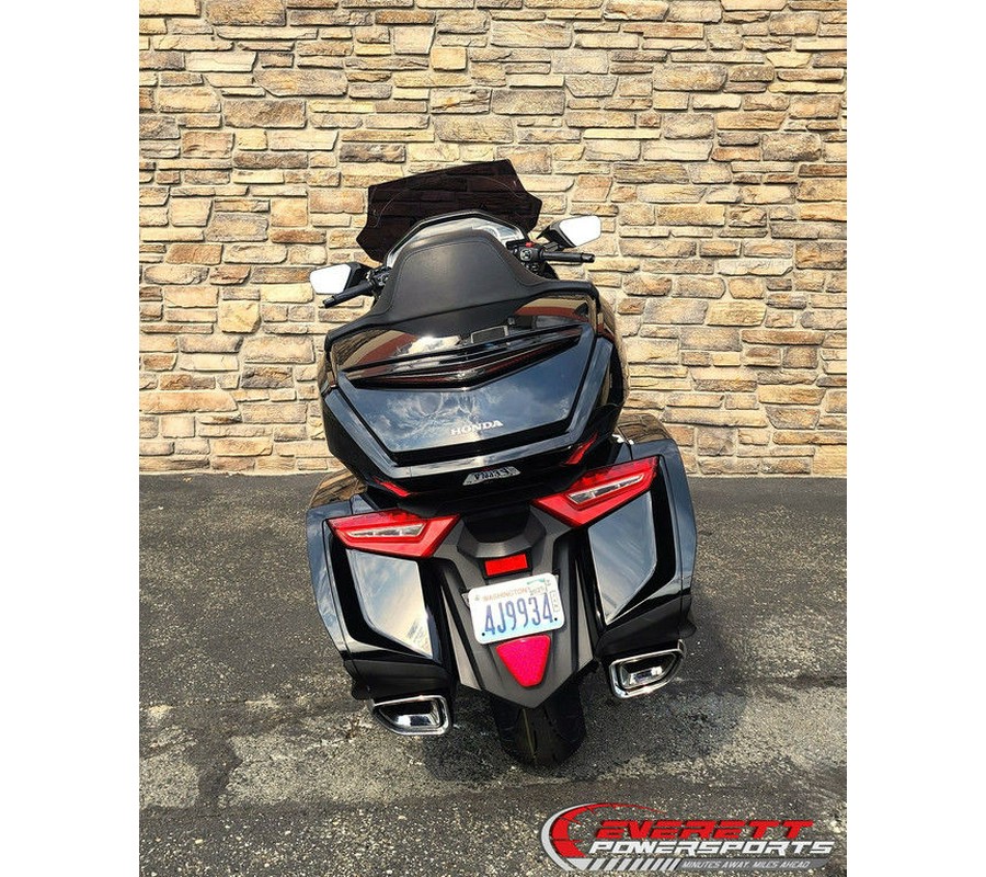 2019 Honda® Gold Wing Tour Automatic DCT Darkness Black Metallic