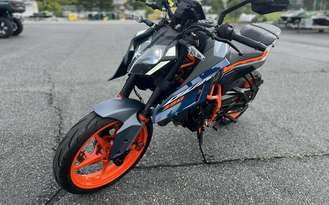 2025 KTM Duke 390