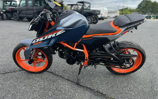 2025 KTM Duke 390