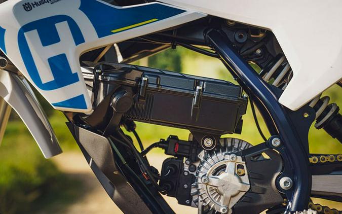 2024 Husqvarna Motorcycles EE 3