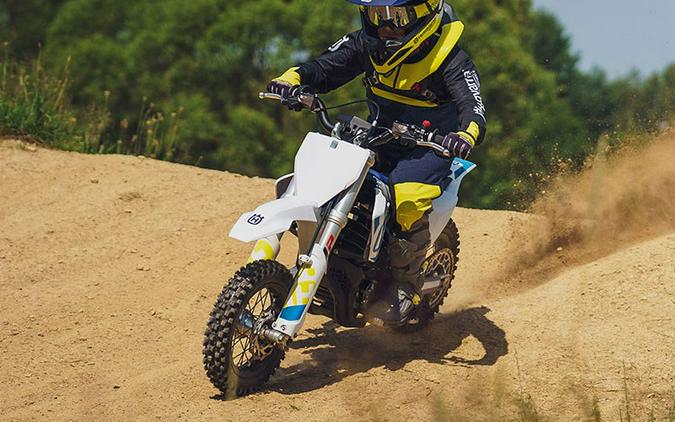 2024 Husqvarna Motorcycles EE 3