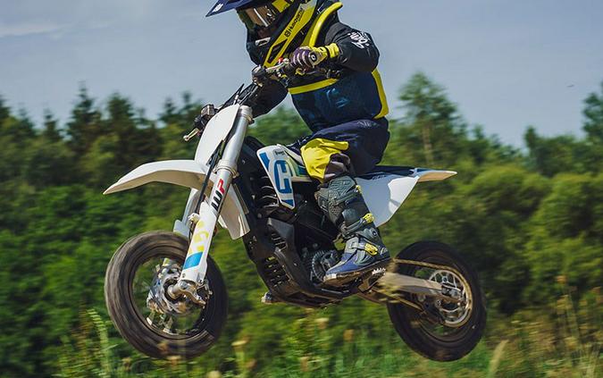 2024 Husqvarna Motorcycles EE 3