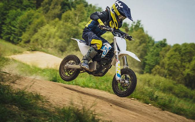 2024 Husqvarna Motorcycles EE 3