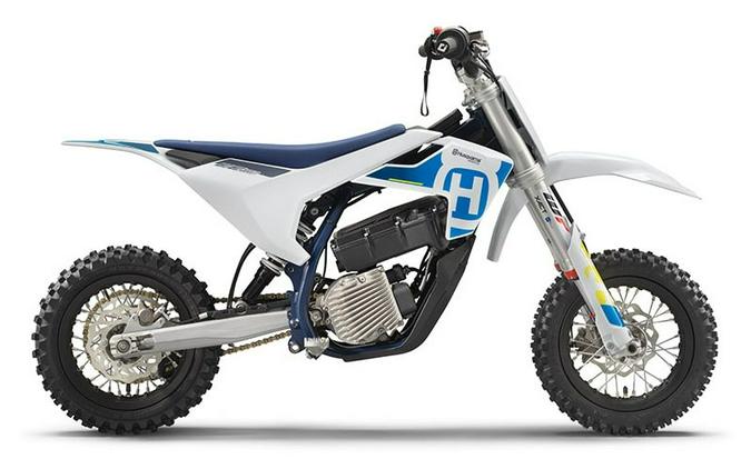 2024 Husqvarna Motorcycles EE 3