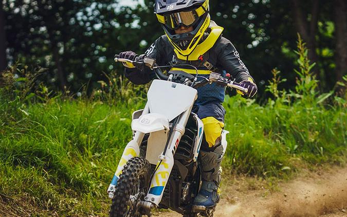 2024 Husqvarna Motorcycles EE 3