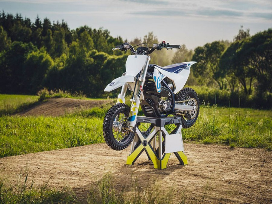 2024 Husqvarna Motorcycles EE 3