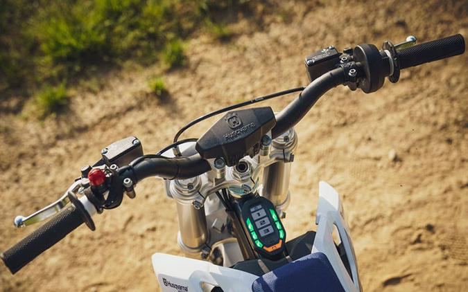 2024 Husqvarna Motorcycles EE 3