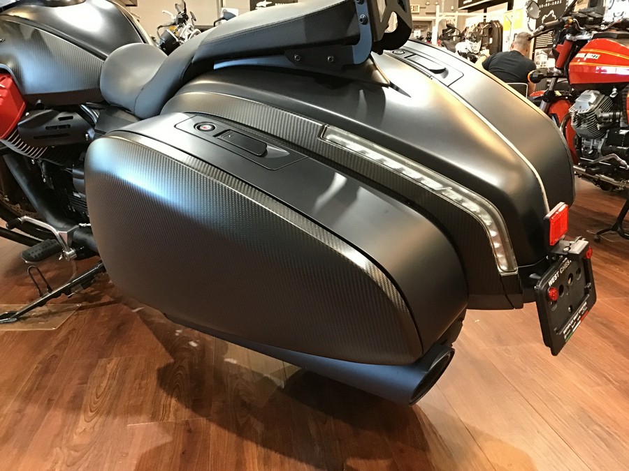 2017 Moto Guzzi MGX-21