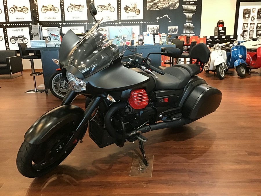 2017 Moto Guzzi MGX-21