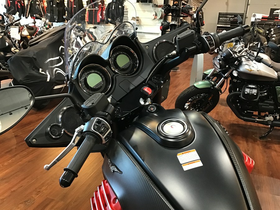 2017 Moto Guzzi MGX-21