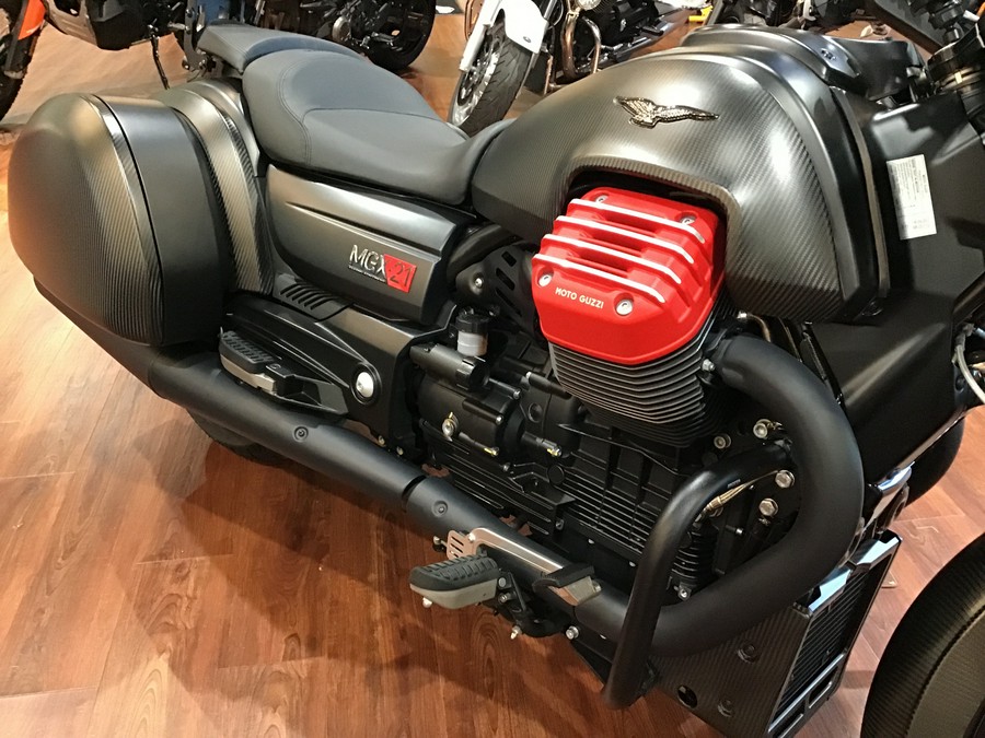 2017 Moto Guzzi MGX-21