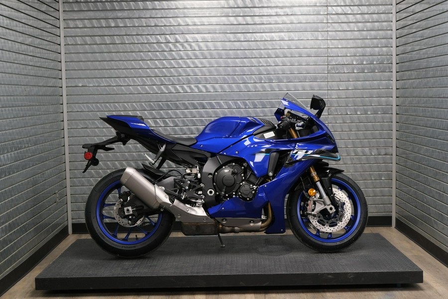 2026 YAMAHA YZFR1