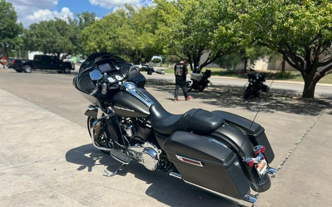 2020 Harley-Davidson® Road Glide® River Rock Gray Denim