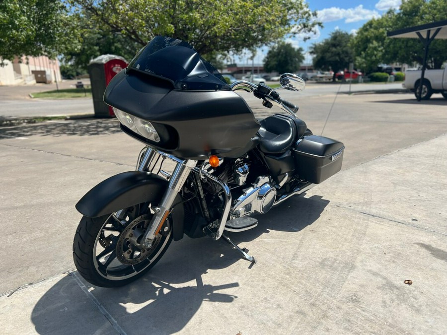 2020 Harley-Davidson® Road Glide® River Rock Gray Denim