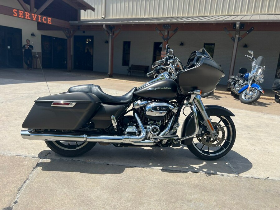 2020 Harley-Davidson® Road Glide® River Rock Gray Denim