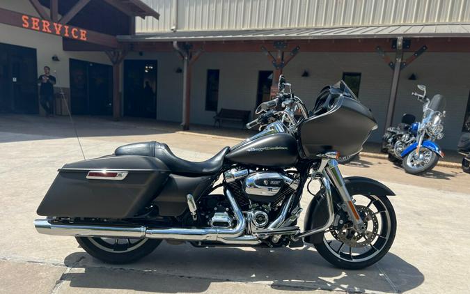 2020 Harley-Davidson® Road Glide® River Rock Gray Denim