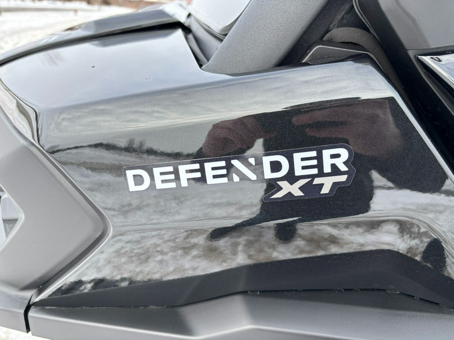 2026 Can-Am Defender XT CAB HD11