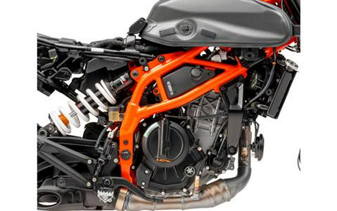 2025 KTM 390 SMC R