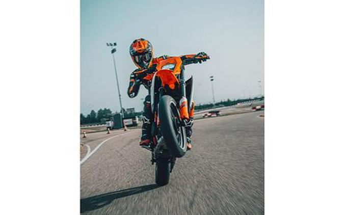 2025 KTM 390 SMC R