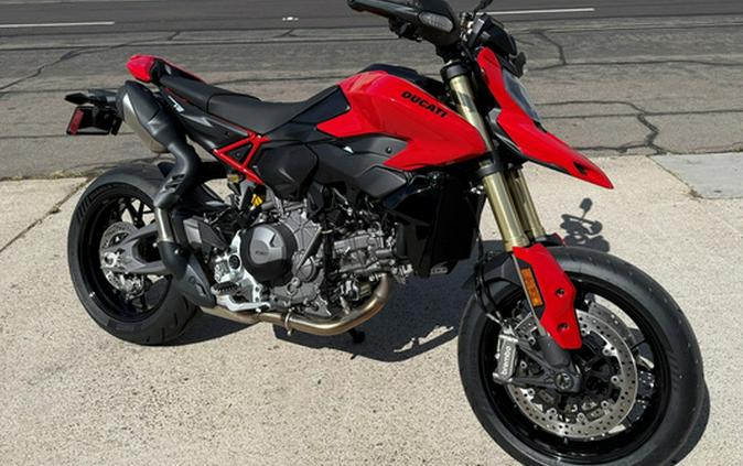2026 Ducati Hypermotard V2