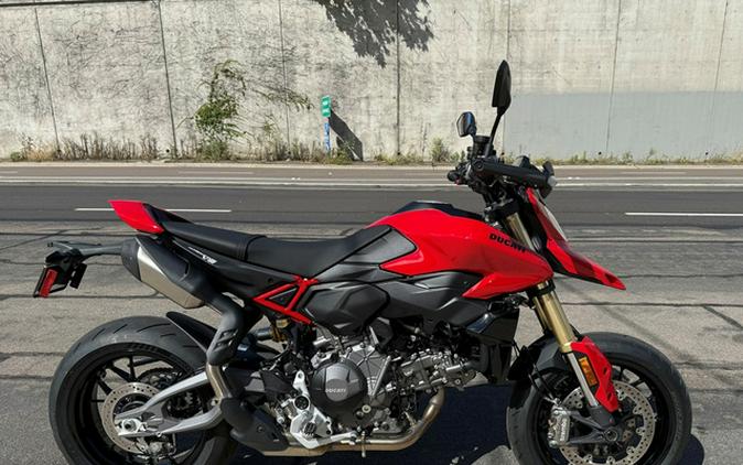 2026 Ducati Hypermotard V2