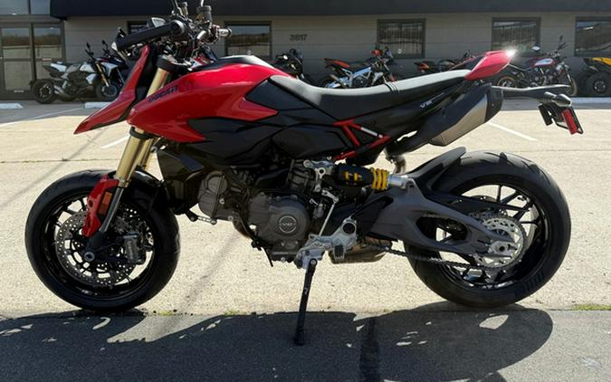2026 Ducati Hypermotard V2