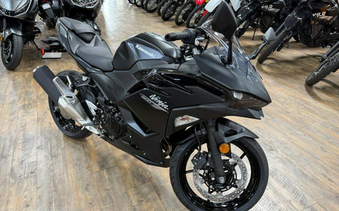 2026 Kawasaki Ninja 500 ABS Metallic Flat Spark Black