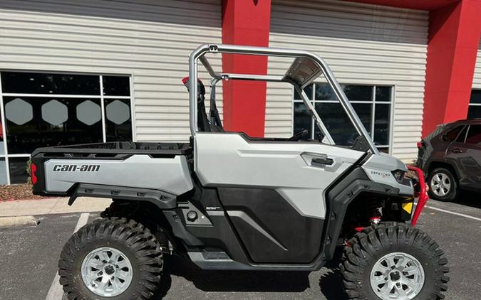 2024 Can-Am Defender X mr with Half-Doors HD10