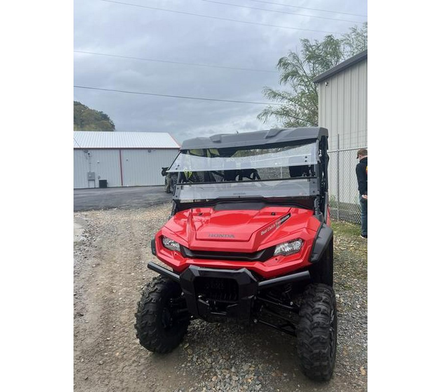 2023 Honda® Pioneer 1000-6 Deluxe Crew