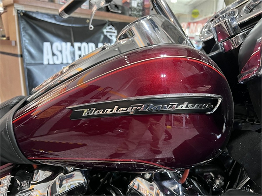 2017 Harley-Davidson Road Glide Ultra FLTRU 29,147 Miles Mysterious Red Sunglo / Velocity Red