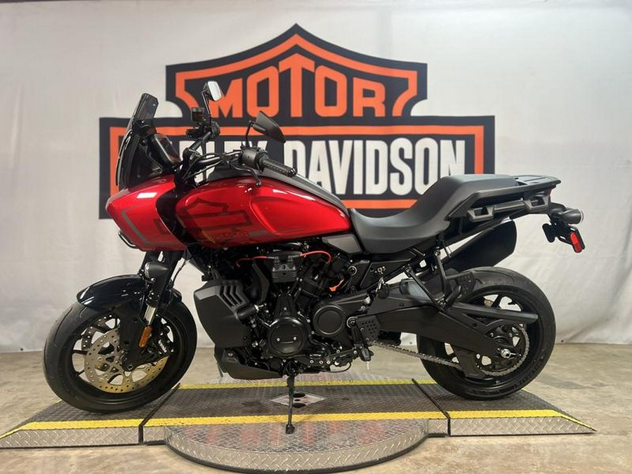 2025 Harley-Davidson® RA1250ST - Pan America® 1250 ST