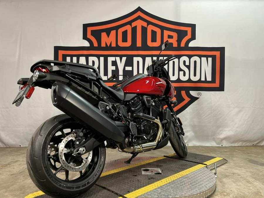 2025 Harley-Davidson® RA1250ST - Pan America® 1250 ST