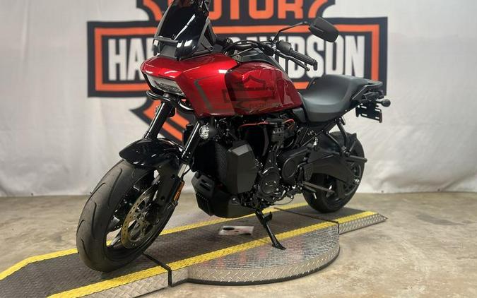 2025 Harley-Davidson® RA1250ST - Pan America® 1250 ST