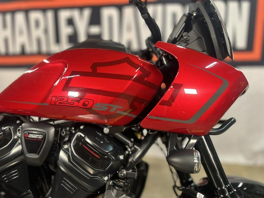 2025 Harley-Davidson® RA1250ST - Pan America® 1250 ST