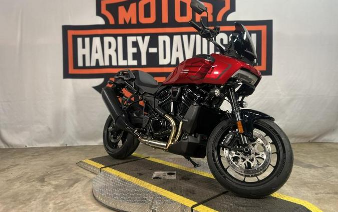 2025 Harley-Davidson® RA1250ST - Pan America® 1250 ST