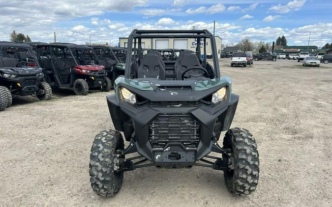 2024 Can-Am® Commander MAX DPS 700