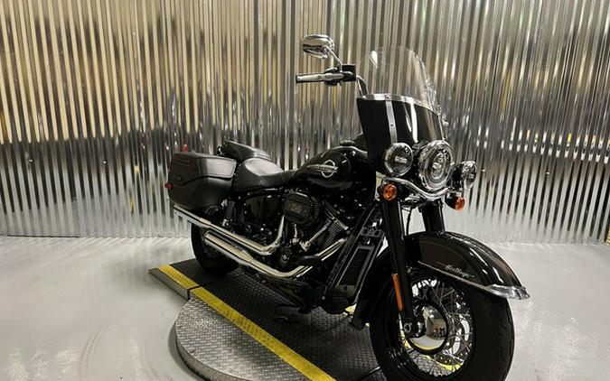 2018 Harley-Davidson FLHCS - Softail Heritage Classic 114